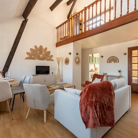 Duplex De Charme Dans Un Cloitre Historique Parking Prive
