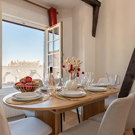 Duplex De Charme Dans Un Cloitre Historique Parking Prive