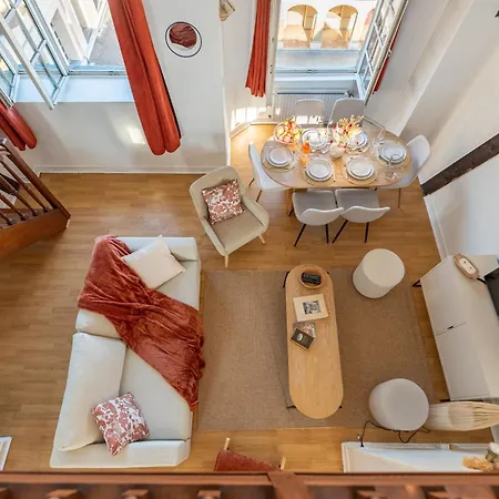 Duplex De Charme Dans Un Cloitre Historique Parking Prive